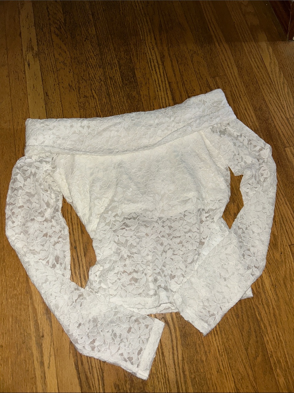 Hollister White Off-Shoulder Lace Long-Sleeve, with tags - Picture 3 of 3